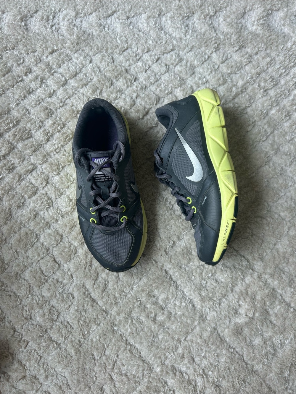 Nike training quick fit tennis shoes women’s size 6 gray green
